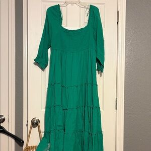 Crown & Ivy Vibrant Green 3/4 Sleeve Dress